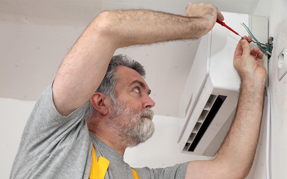 cherche électricien Paris 12